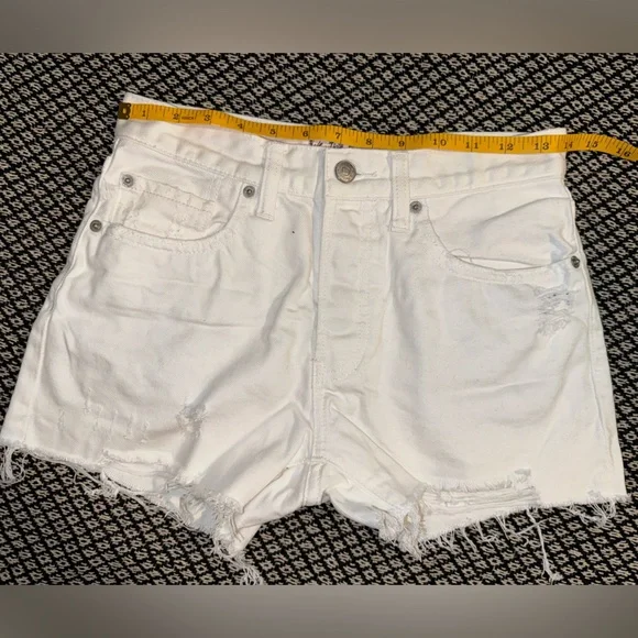 Free People Sophia Distressed Vintage Denim Cutoff Shorts - White - size 25 - Picture 6 of 12